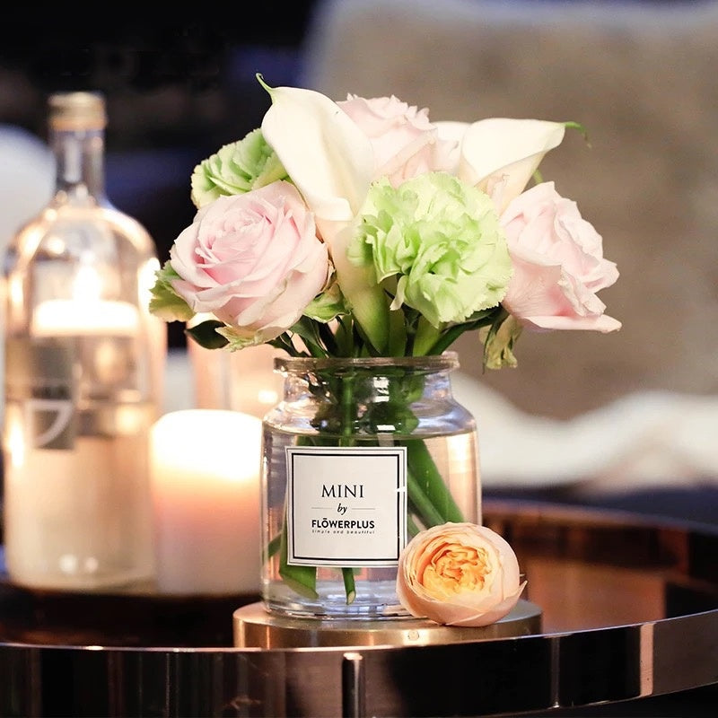Mini Vase en Verre – Élégance Minimaliste & Déco Inspirante