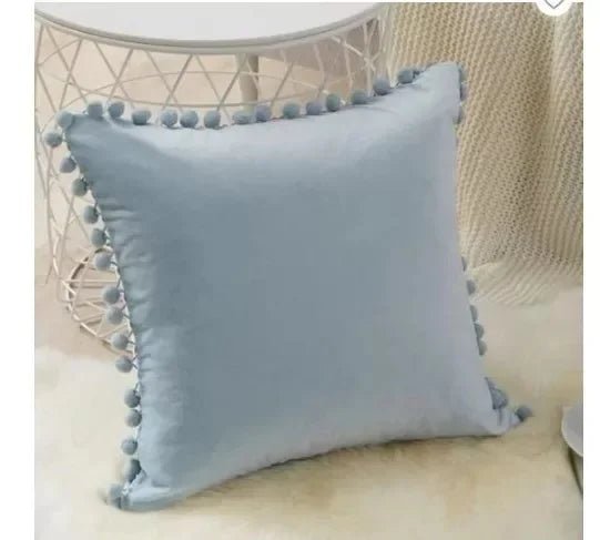 Housse de Coussin en Velours avec Pompons