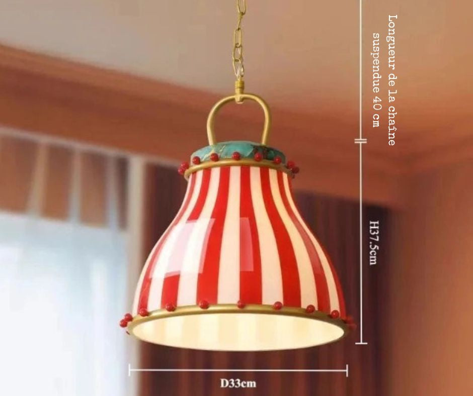 Suspension Rouge Aurora – Verre teinté et design sculptural