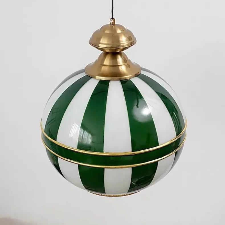 Suspension Circus – L’éclat poétique du design contemporain