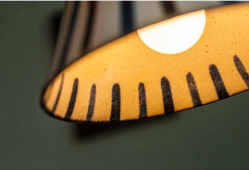 La Suspension Céramique Signature – Douceur Artisanale & Raffinement Cuivré