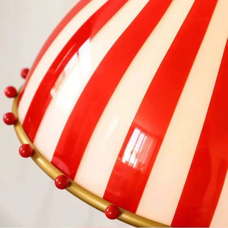 Suspension Rouge Aurora – Verre teinté et design sculptural