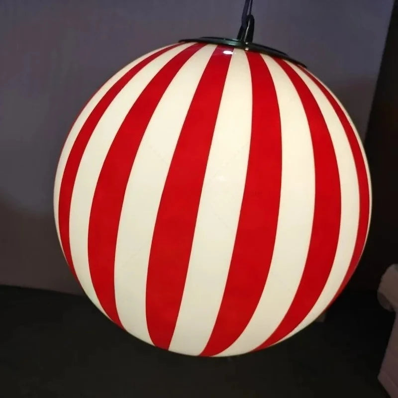 Suspension Boule en Verre Coloré – Lueur Moderne