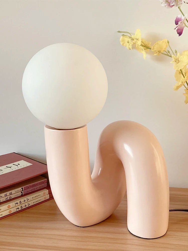 Lampe de Bureau Postmoderne en Résine – Éclat Lunaire - Maison Fantine
